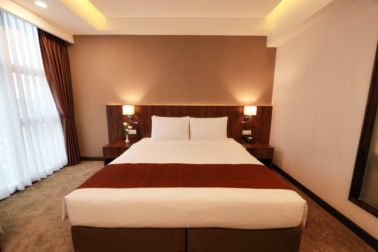 Hlaine Tet Hotel Rangun Zewnętrze zdjęcie