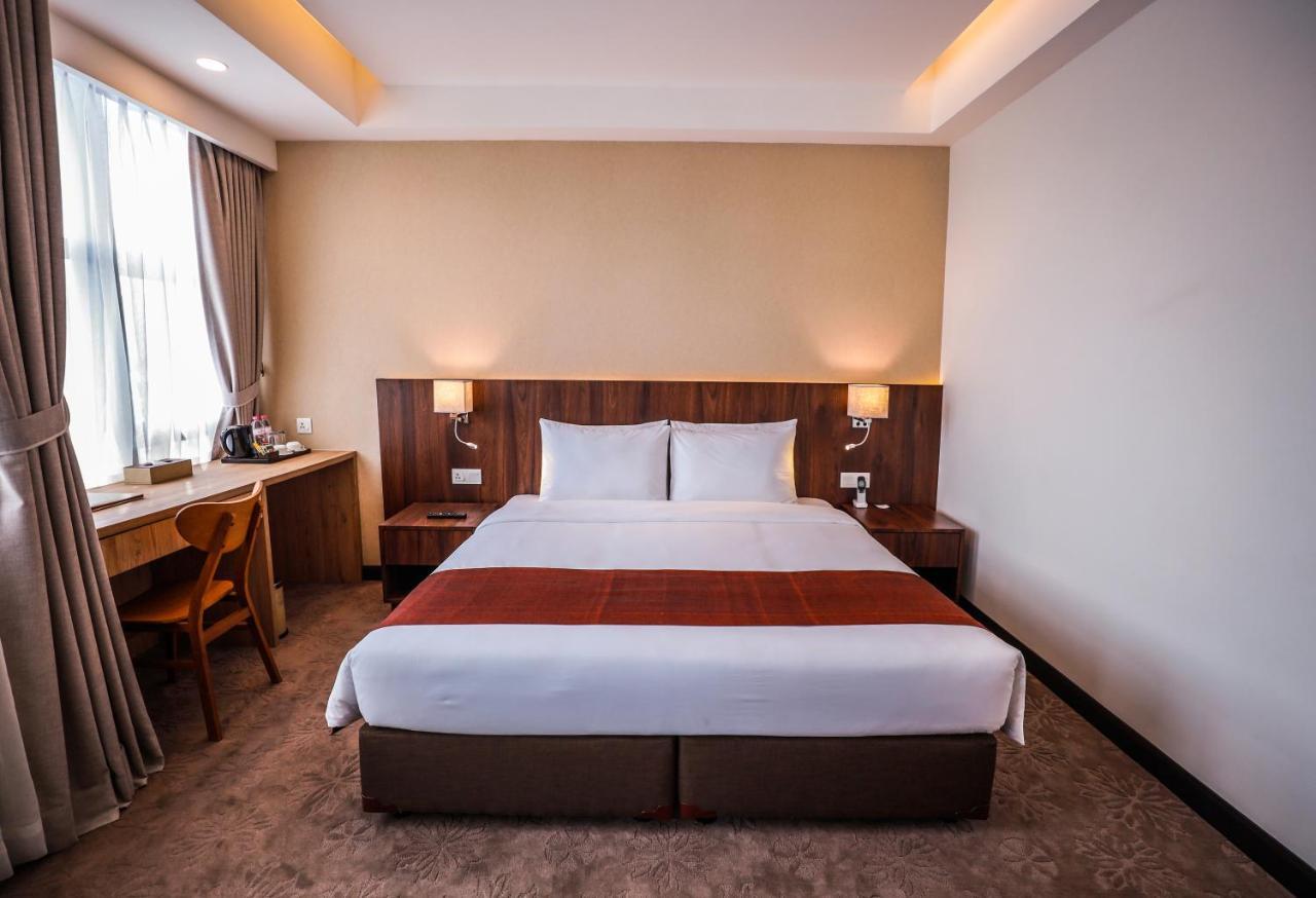 Hlaine Tet Hotel Rangun Zewnętrze zdjęcie